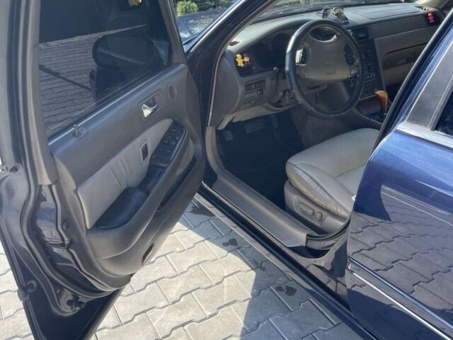 Синий Хонда Легенд, объемом двигателя 3.5 л и пробегом 3 тыс. км за 2700 $, фото 5 на Automoto.ua