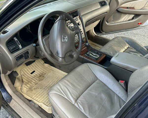 Синий Хонда Легенд, объемом двигателя 3.5 л и пробегом 480 тыс. км за 3900 $, фото 9 на Automoto.ua