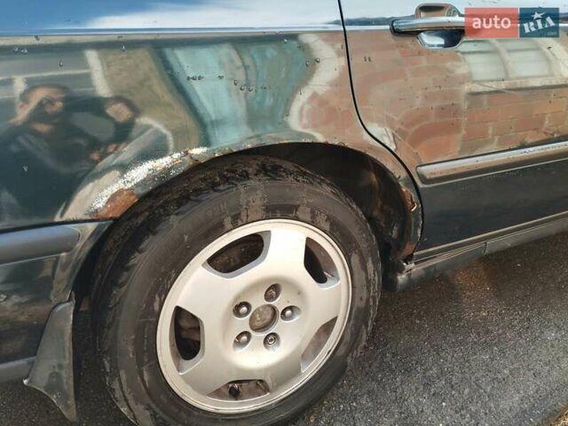 Зеленый Хонда Легенд, объемом двигателя 3.21 л и пробегом 500 тыс. км за 2200 $, фото 11 на Automoto.ua