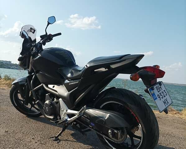 Чорний Хонда NC 700S, об'ємом двигуна 0.7 л та пробігом 26 тис. км за 5600 $, фото 3 на Automoto.ua