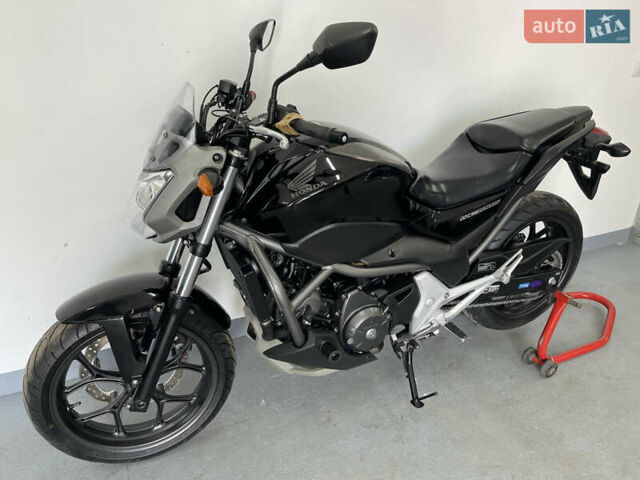 Хонда NC 700S, объемом двигателя 0.7 л и пробегом 12 тыс. км за 5700 $, фото 5 на Automoto.ua