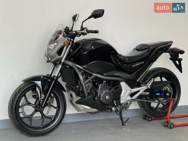 Хонда NC 700S, объемом двигателя 0.7 л и пробегом 12 тыс. км за 5700 $, фото 4 на Automoto.ua