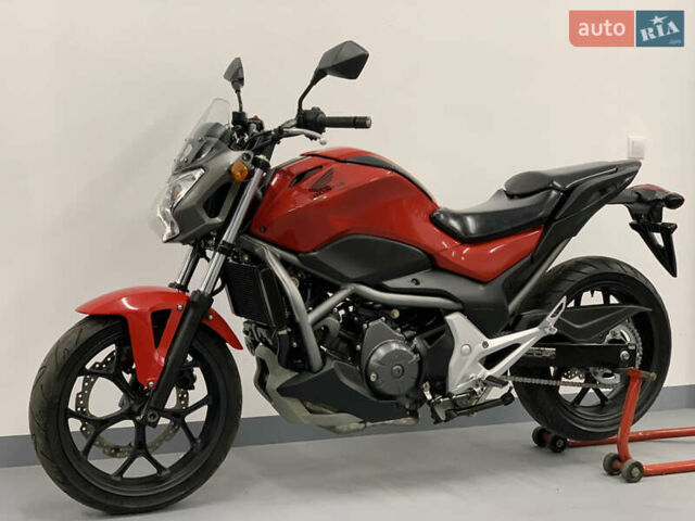 Хонда NC 700S, объемом двигателя 0.7 л и пробегом 14 тыс. км за 4900 $, фото 6 на Automoto.ua