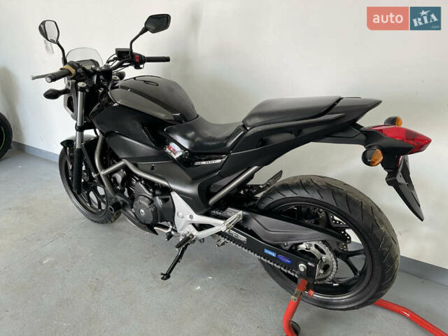 Хонда NC 700S, объемом двигателя 0.7 л и пробегом 12 тыс. км за 5700 $, фото 7 на Automoto.ua