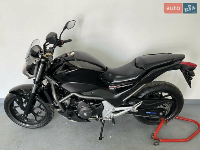 Хонда NC 700S, объемом двигателя 0.7 л и пробегом 12 тыс. км за 5700 $, фото 6 на Automoto.ua