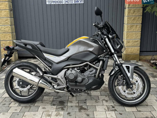 Серый Хонда NC 700S, объемом двигателя 0.7 л и пробегом 38 тыс. км за 5300 $, фото 2 на Automoto.ua