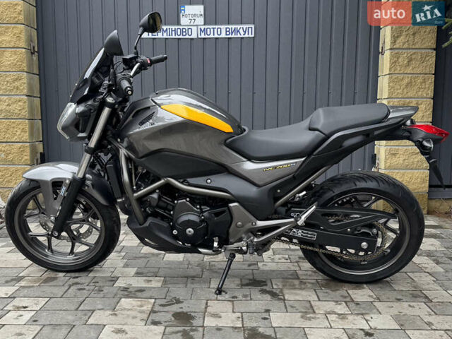 Серый Хонда NC 700S, объемом двигателя 0.7 л и пробегом 38 тыс. км за 5300 $, фото 8 на Automoto.ua