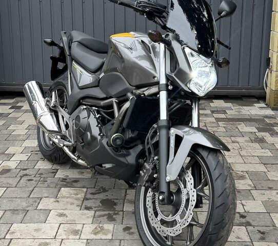 Серый Хонда NC 700S, объемом двигателя 0.7 л и пробегом 38 тыс. км за 5300 $, фото 1 на Automoto.ua