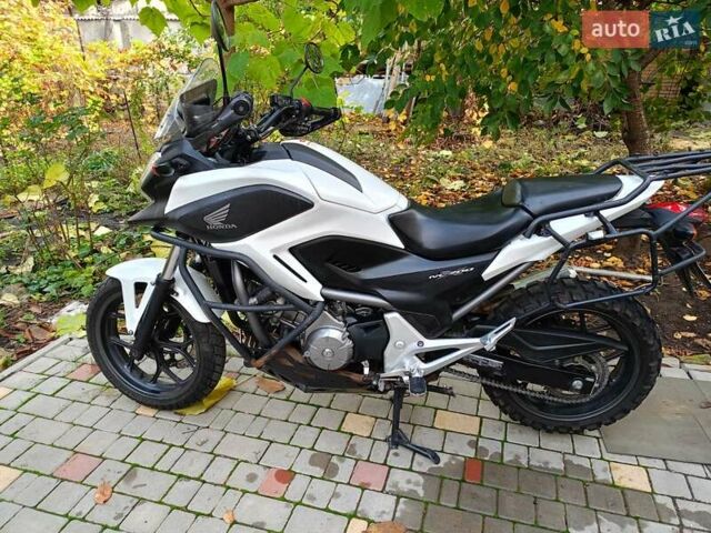 Белый Хонда NC 700X, объемом двигателя 0.7 л и пробегом 13 тыс. км за 5000 $, фото 3 на Automoto.ua