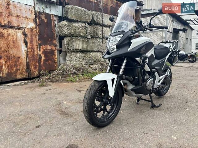 Білий Хонда NC 700X, об'ємом двигуна 0.66 л та пробігом 38 тис. км за 6200 $, фото 1 на Automoto.ua