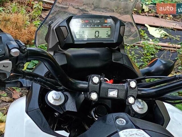 Белый Хонда NC 700X, объемом двигателя 0.7 л и пробегом 13 тыс. км за 5000 $, фото 2 на Automoto.ua
