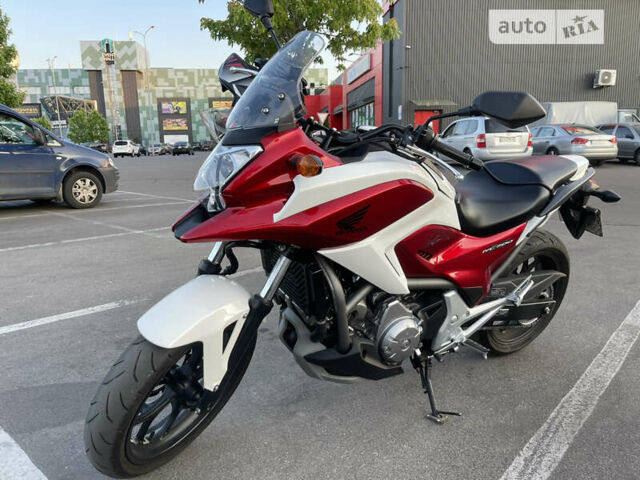 Білий Хонда NC 700X, об'ємом двигуна 0.7 л та пробігом 18 тис. км за 6550 $, фото 1 на Automoto.ua