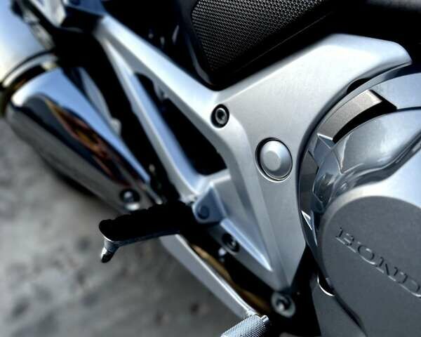 Хонда NC 700X 2013 в Одессе на Automoto.ua Белый Хонда NC 700X, объемом двигателя 0 л и пробегом 24 тыс. км за 6500 $, фото 25 на Automoto.ua