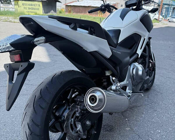 Белый Хонда NC 700X, объемом двигателя 0.7 л и пробегом 24 тыс. км за 6500 $, фото 3 на Automoto.ua