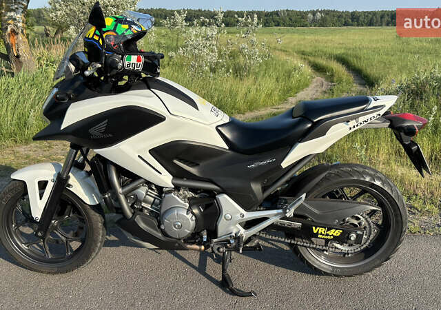 Белый Хонда NC 700X, объемом двигателя 0 л и пробегом 45 тыс. км за 5900 $, фото 15 на Automoto.ua