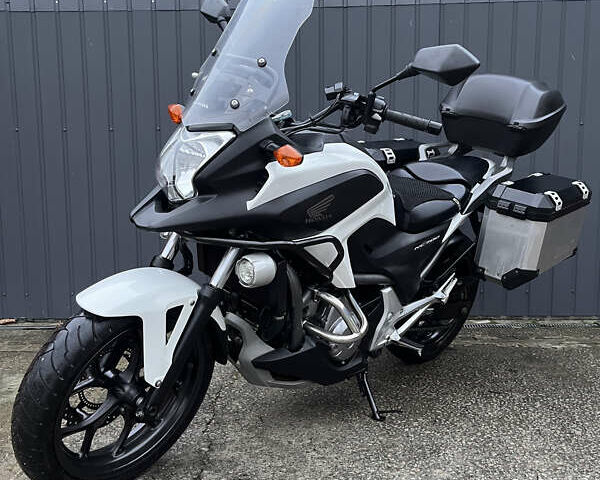 Белый Хонда NC 700X, объемом двигателя 0.7 л и пробегом 25 тыс. км за 6800 $, фото 20 на Automoto.ua
