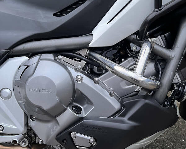Белый Хонда NC 700X, объемом двигателя 0.7 л и пробегом 25 тыс. км за 6800 $, фото 2 на Automoto.ua