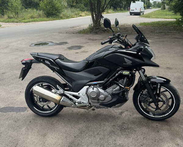 Черный Хонда NC 700X, объемом двигателя 0.7 л и пробегом 28 тыс. км за 2400 $, фото 4 на Automoto.ua