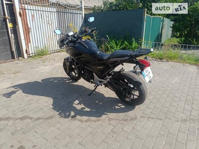 Хонда NC 700X 2013 в Киеве на Automoto.ua Черный Хонда NC 700X, объемом двигателя 0.67 л и пробегом 50 тыс. км за 5700 $, фото 5 на Automoto.ua