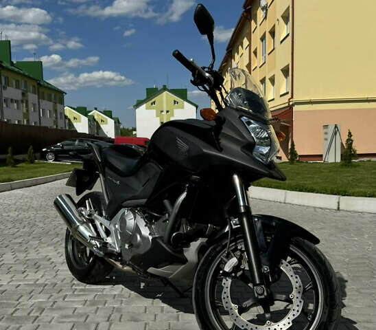 Черный Хонда NC 700X, объемом двигателя 0.67 л и пробегом 32 тыс. км за 4700 $, фото 1 на Automoto.ua