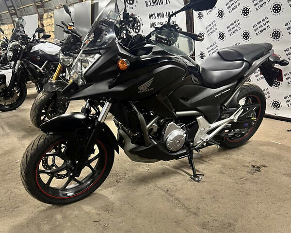 Чорний Хонда NC 700X, об'ємом двигуна 0.7 л та пробігом 28 тис. км за 6400 $, фото 2 на Automoto.ua
