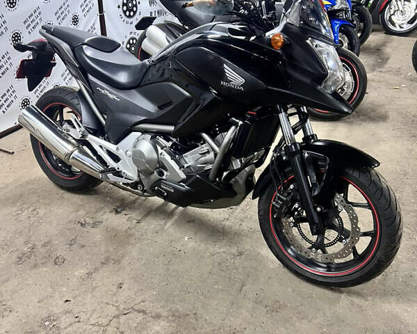 Чорний Хонда NC 700X, об'ємом двигуна 0.7 л та пробігом 28 тис. км за 6400 $, фото 5 на Automoto.ua