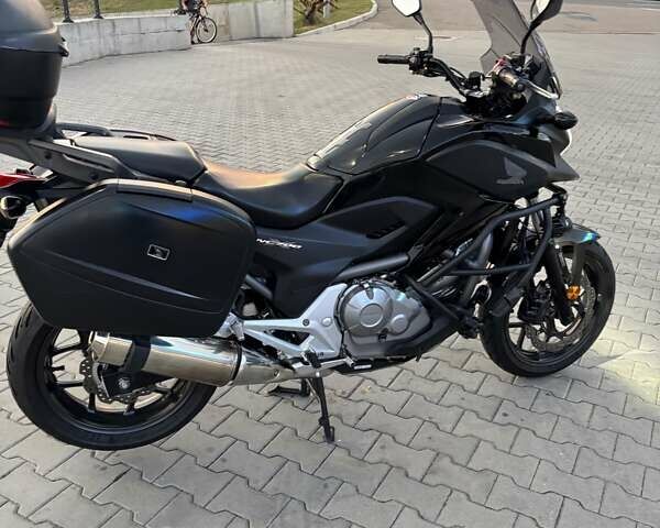 Черный Хонда NC 700X, объемом двигателя 0.67 л и пробегом 45 тыс. км за 6200 $, фото 1 на Automoto.ua