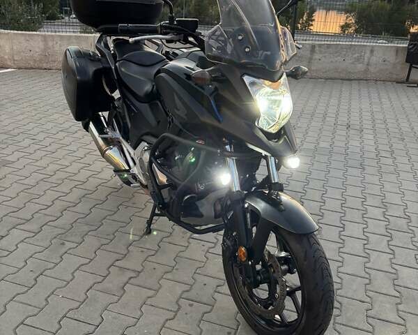 Черный Хонда NC 700X, объемом двигателя 0.67 л и пробегом 45 тыс. км за 6200 $, фото 3 на Automoto.ua