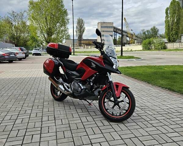 Червоний Хонда NC 700X, об'ємом двигуна 0.67 л та пробігом 51 тис. км за 5300 $, фото 3 на Automoto.ua