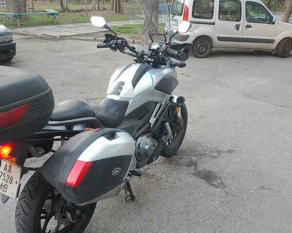 Хонда NC 700X, об'ємом двигуна 0.7 л та пробігом 35 тис. км за 6000 $, фото 7 на Automoto.ua