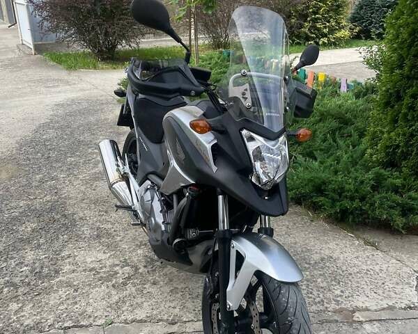 Серый Хонда NC 700X, объемом двигателя 0.67 л и пробегом 31 тыс. км за 5700 $, фото 4 на Automoto.ua