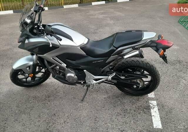 Сірий Хонда NC 700X, об'ємом двигуна 0.67 л та пробігом 12 тис. км за 6000 $, фото 2 на Automoto.ua