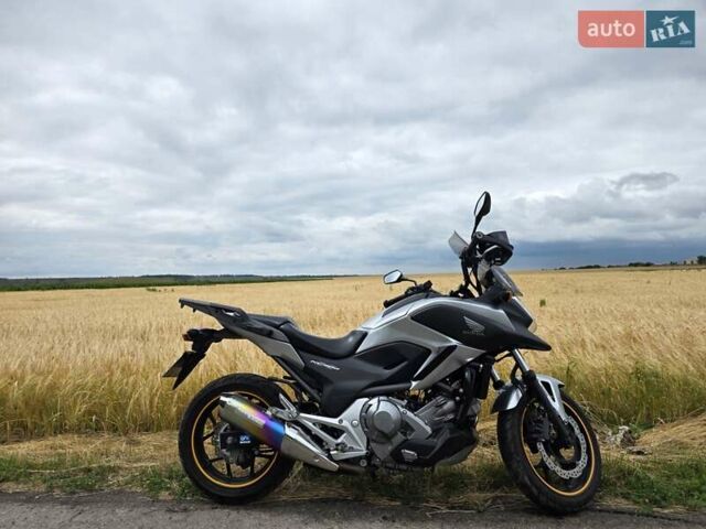 Сірий Хонда NC 700X, об'ємом двигуна 0.67 л та пробігом 26 тис. км за 7500 $, фото 24 на Automoto.ua