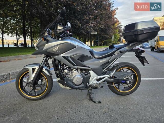 Сірий Хонда NC 700X, об'ємом двигуна 0.67 л та пробігом 26 тис. км за 7500 $, фото 4 на Automoto.ua
