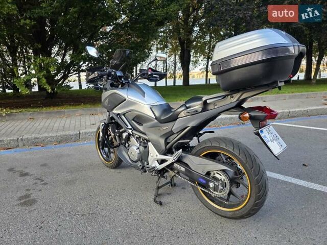 Сірий Хонда NC 700X, об'ємом двигуна 0.67 л та пробігом 26 тис. км за 7500 $, фото 6 на Automoto.ua