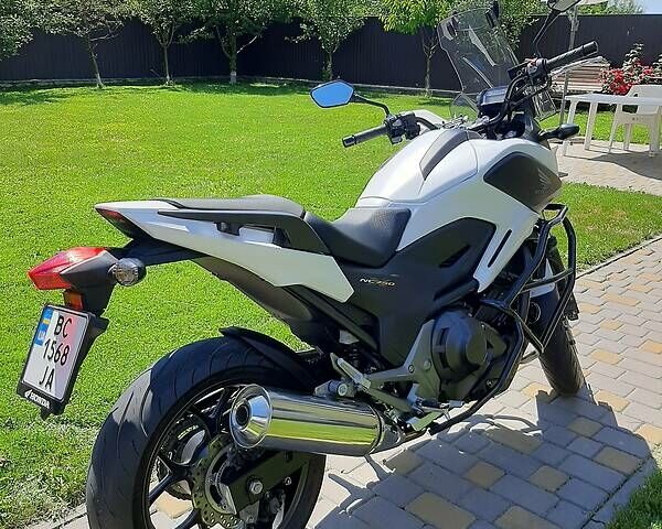 Белый Хонда NC 750, объемом двигателя 0.75 л и пробегом 8 тыс. км за 7300 $, фото 4 на Automoto.ua