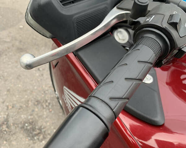 Красный Хонда NT 700V, объемом двигателя 0.7 л и пробегом 80 тыс. км за 5700 $, фото 45 на Automoto.ua
