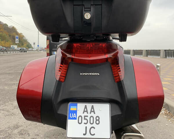 Красный Хонда NT 700V, объемом двигателя 0.7 л и пробегом 80 тыс. км за 5700 $, фото 13 на Automoto.ua