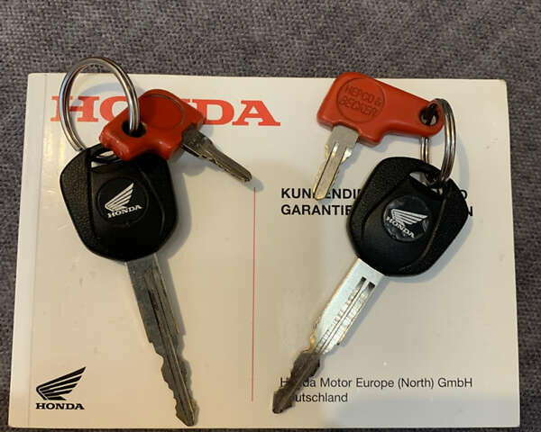 Красный Хонда NT 700V, объемом двигателя 0.7 л и пробегом 80 тыс. км за 5700 $, фото 26 на Automoto.ua