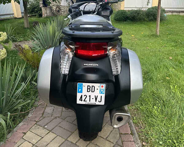 Сірий Хонда NT 700V, об'ємом двигуна 0.68 л та пробігом 81 тис. км за 5350 $, фото 10 на Automoto.ua