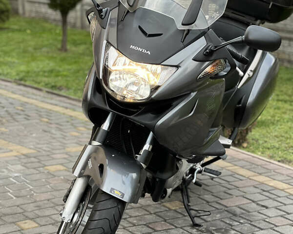 Серый Хонда NT 700V, объемом двигателя 0.7 л и пробегом 38 тыс. км за 5550 $, фото 10 на Automoto.ua