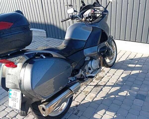 Серый Хонда NT 700V, объемом двигателя 0.68 л и пробегом 98 тыс. км за 4500 $, фото 4 на Automoto.ua