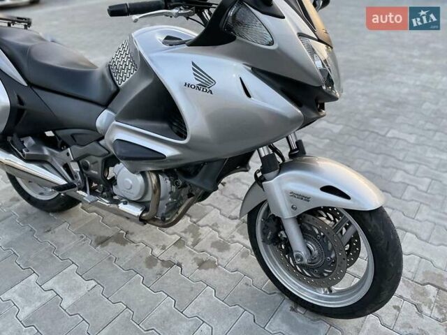 Серый Хонда NT 700V, объемом двигателя 0.68 л и пробегом 83 тыс. км за 5600 $, фото 8 на Automoto.ua