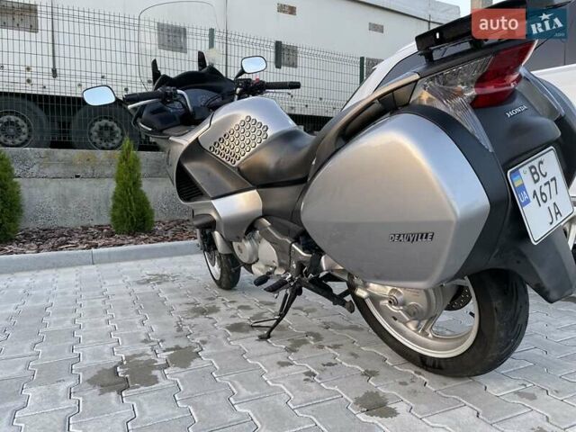 Серый Хонда NT 700V, объемом двигателя 0.68 л и пробегом 83 тыс. км за 5600 $, фото 7 на Automoto.ua