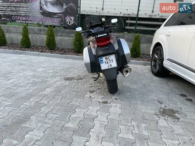 Серый Хонда NT 700V, объемом двигателя 0.68 л и пробегом 83 тыс. км за 5600 $, фото 6 на Automoto.ua