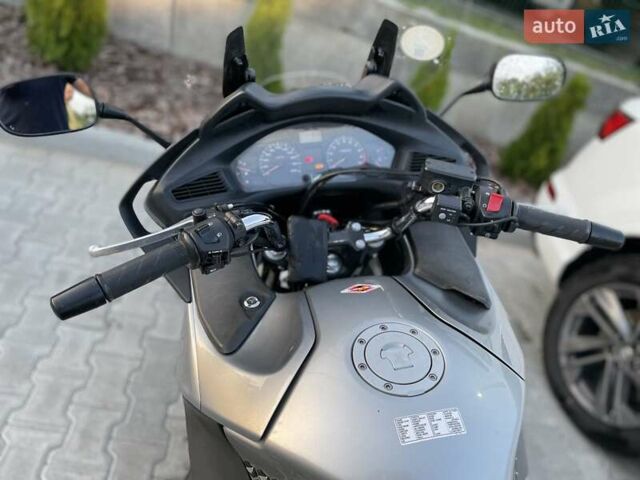 Серый Хонда NT 700V, объемом двигателя 0.68 л и пробегом 83 тыс. км за 5600 $, фото 2 на Automoto.ua