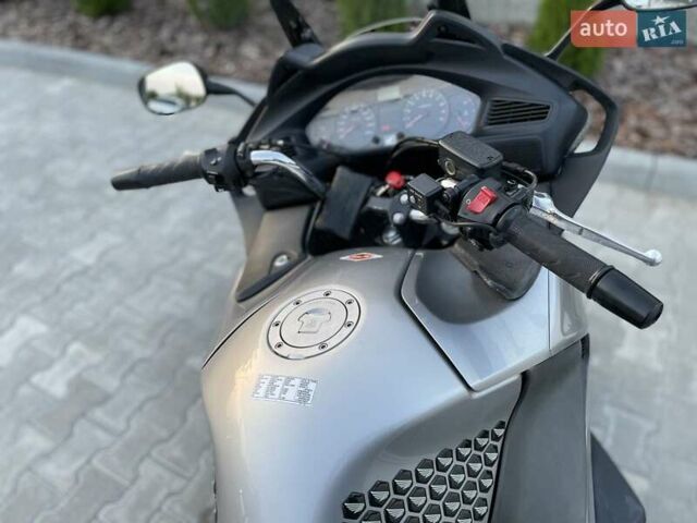Серый Хонда NT 700V, объемом двигателя 0.68 л и пробегом 83 тыс. км за 5600 $, фото 9 на Automoto.ua