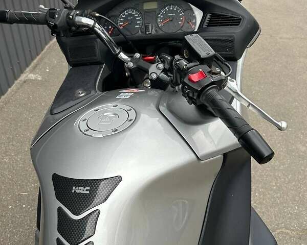 Серый Хонда NT 700V, объемом двигателя 0.68 л и пробегом 6 тыс. км за 8200 $, фото 8 на Automoto.ua