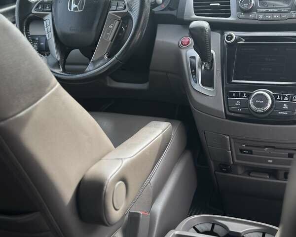 Білий Хонда Одіссей, об'ємом двигуна 3.47 л та пробігом 208 тис. км за 16000 $, фото 8 на Automoto.ua