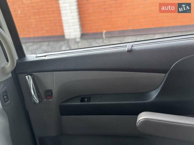 Білий Хонда Одіссей, об'ємом двигуна 3.47 л та пробігом 208 тис. км за 16000 $, фото 13 на Automoto.ua